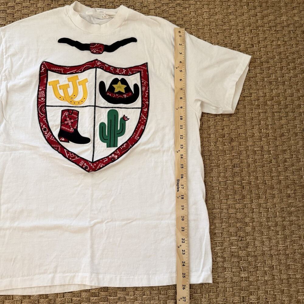 Vintage Single Stitch Embroidered T-shirt NovelTees Dallas Size Large USA Cowboy - Picture 8 of 8